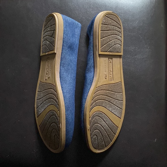 Shoes - Picture 3 of 3